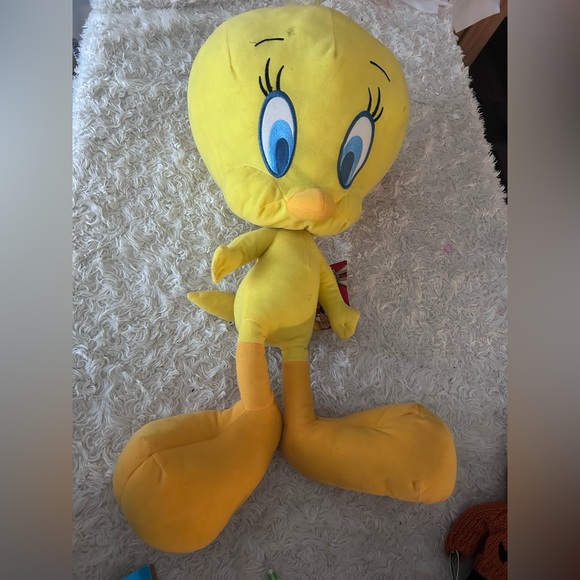Warner Bros. giant Tweety Bird Plush in Bright Yellow - Picture 1 of 5